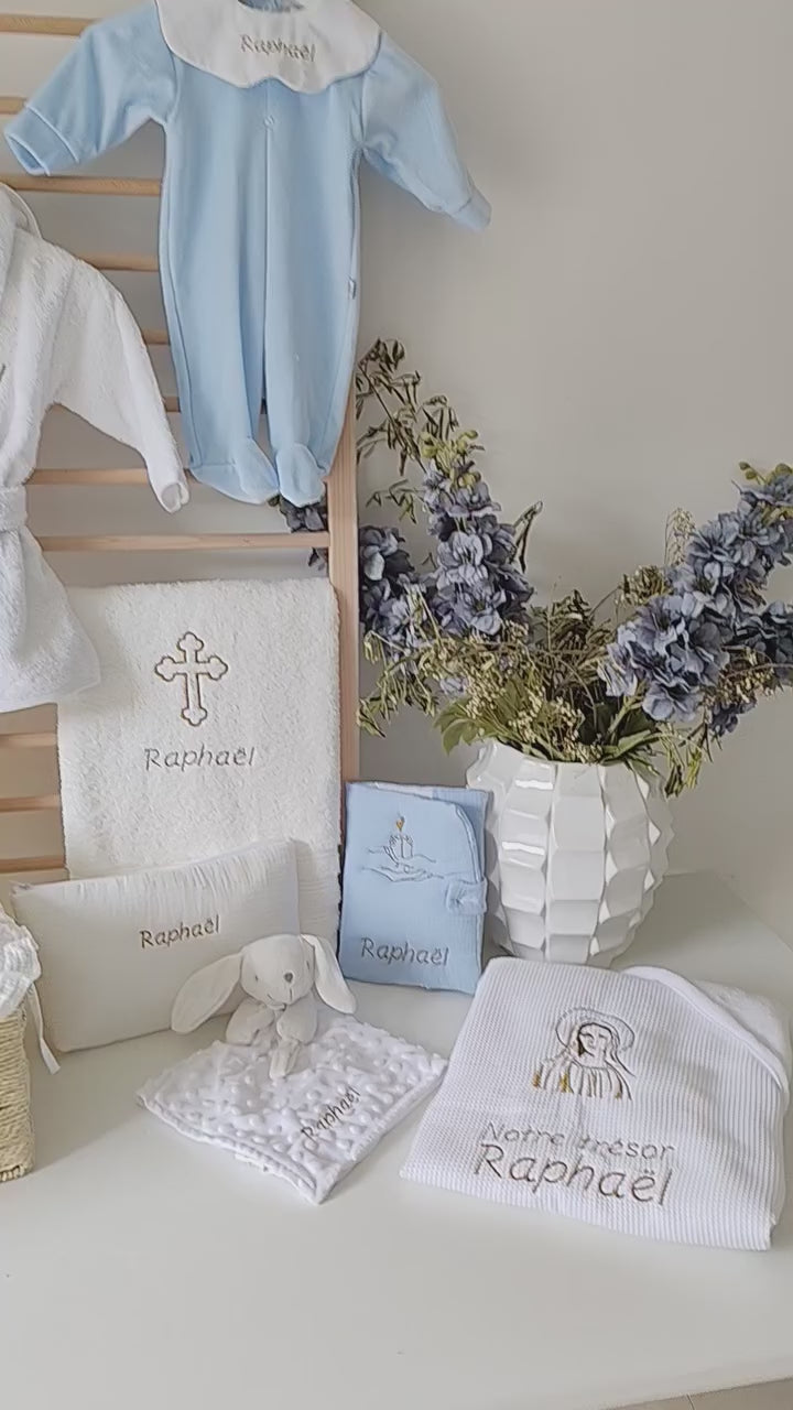 coffret naissance brodé personnalisé